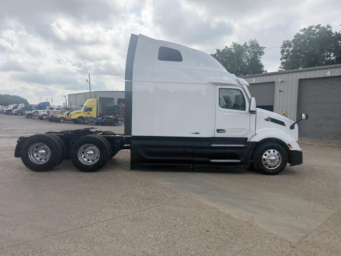 2022 Peterbilt 579-4