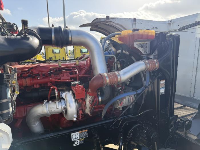 2022 Peterbilt 389-16