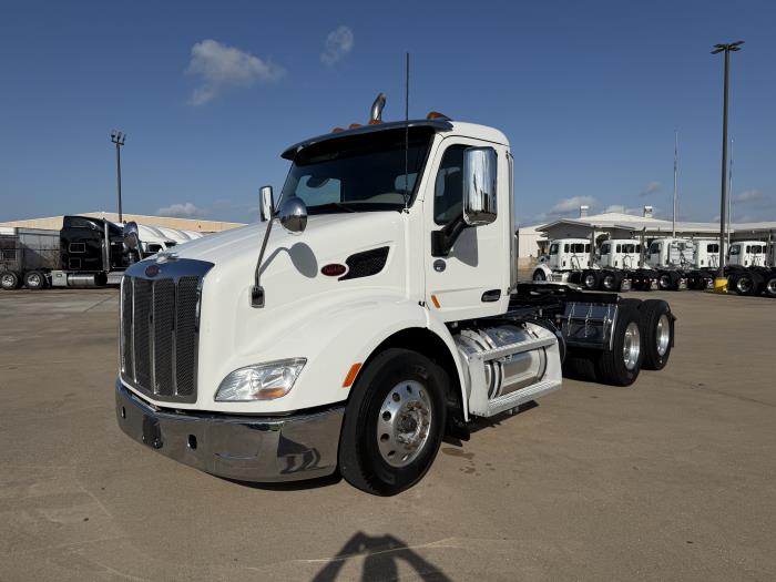 2022 Peterbilt 579-0