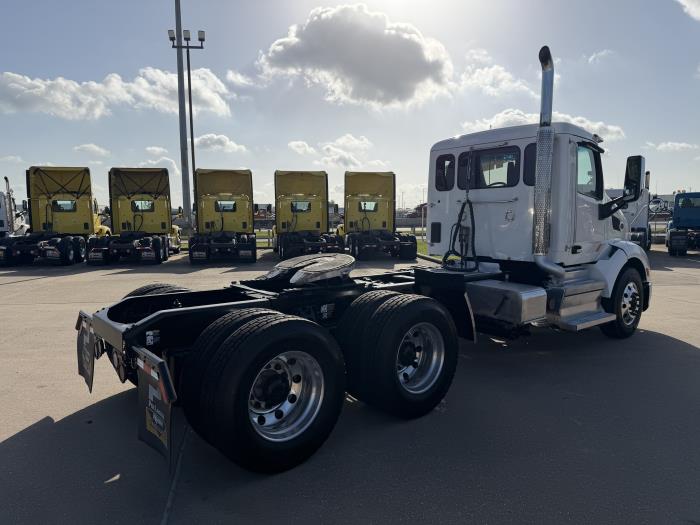 2022 Peterbilt 579-4