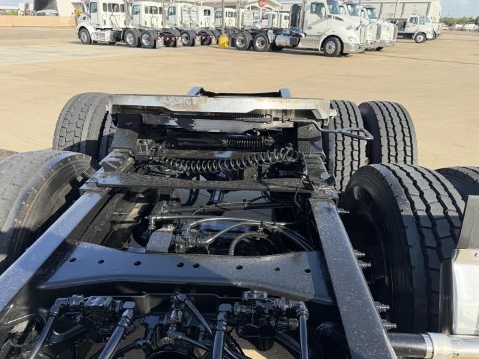 2022 Peterbilt 579-13