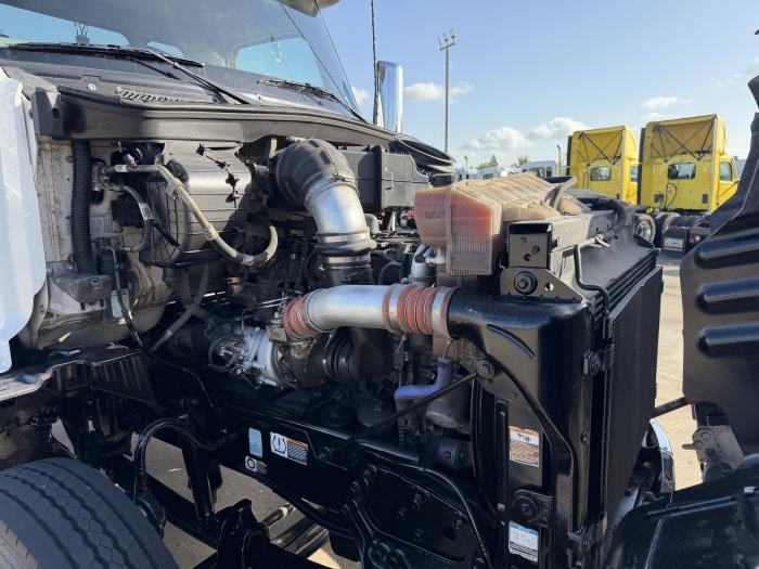 2022 Peterbilt 579-18