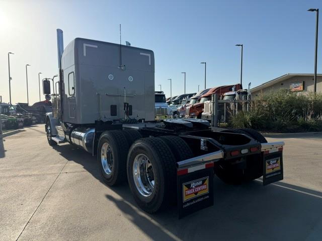 2027 Peterbilt 589-5
