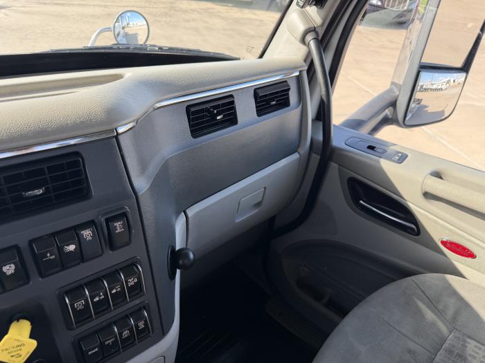 2022 Peterbilt 579-27
