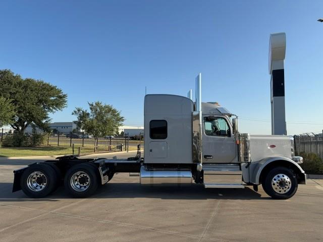 2027 Peterbilt 589-9
