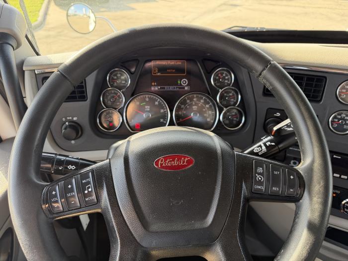 2022 Peterbilt 579-29