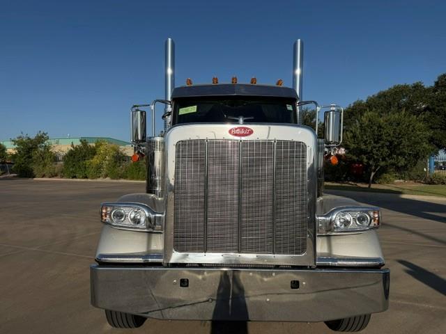 2027 Peterbilt 589-12