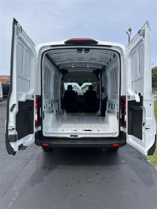 2026 Ford Transit-250-5