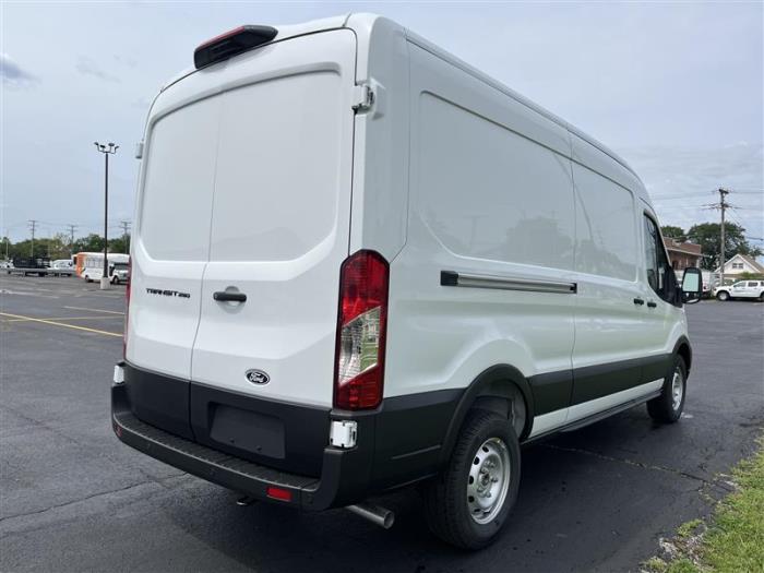 2026 Ford Transit-250-6