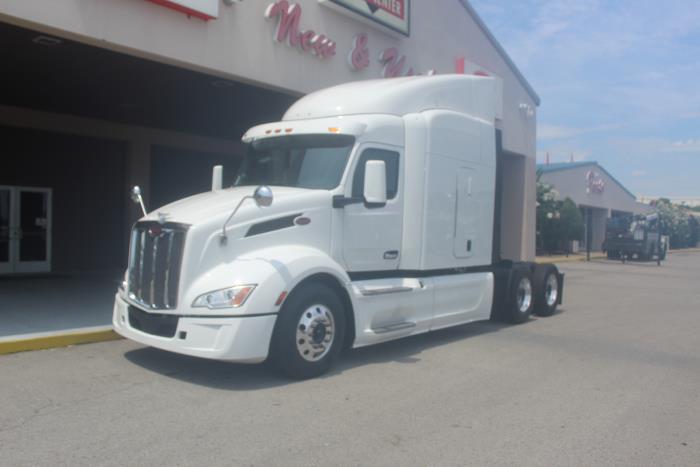 2023 Peterbilt 579-0