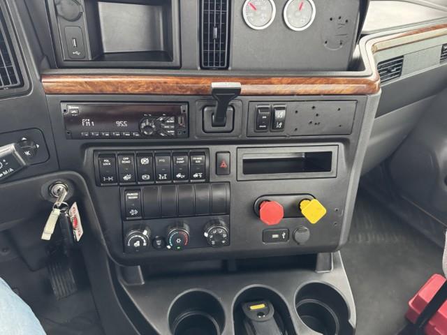 2021 International LT625-7