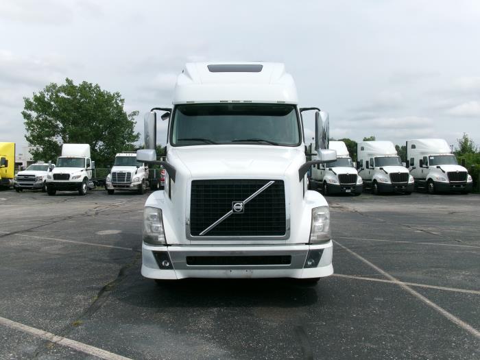 2013 Volvo VNL670-1