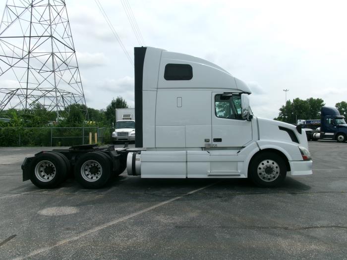 2013 Volvo VNL670-5