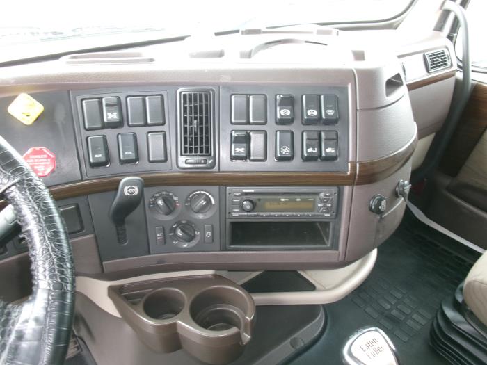 2013 Volvo VNL670-7