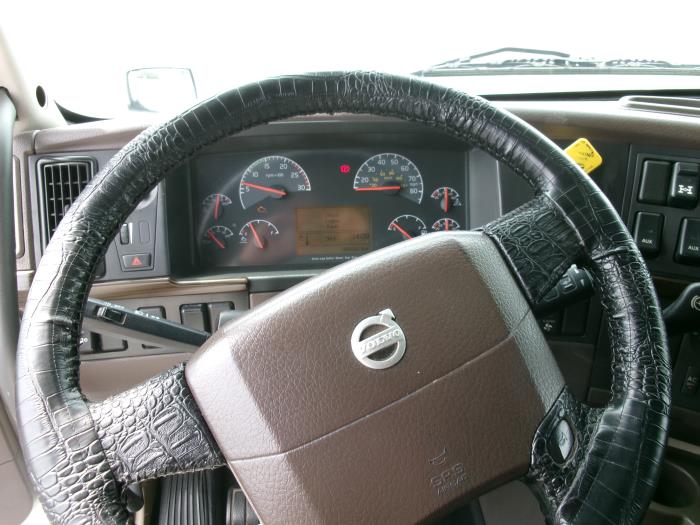 2013 Volvo VNL670-8