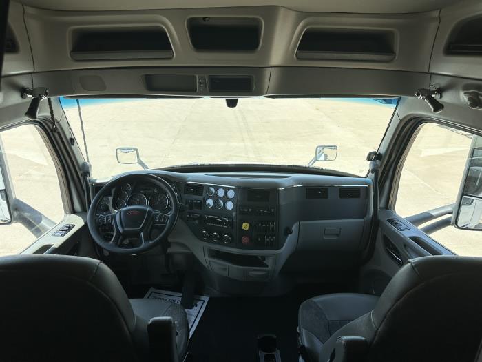2021 Peterbilt 579-9