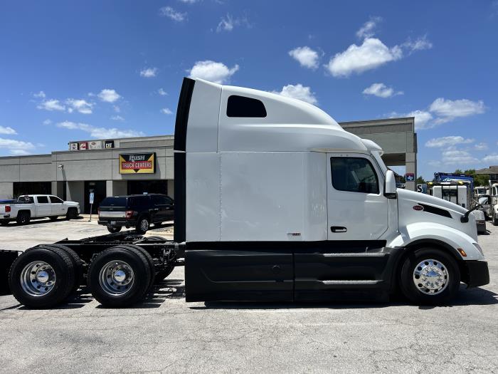 2022 Peterbilt 579-2