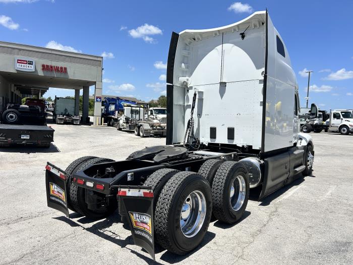 2022 Peterbilt 579-3