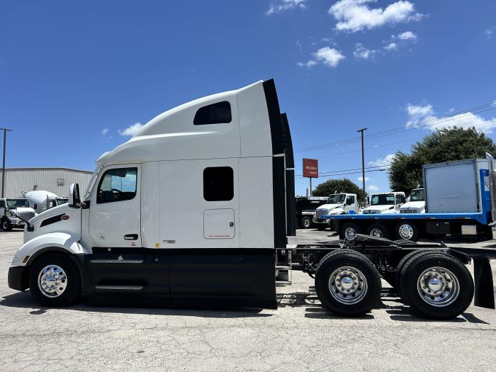 2022 Peterbilt 579-5