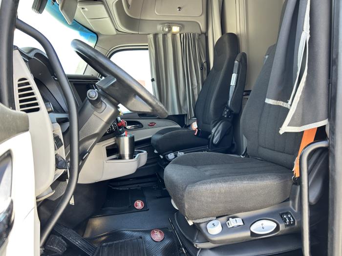2022 Peterbilt 579-19