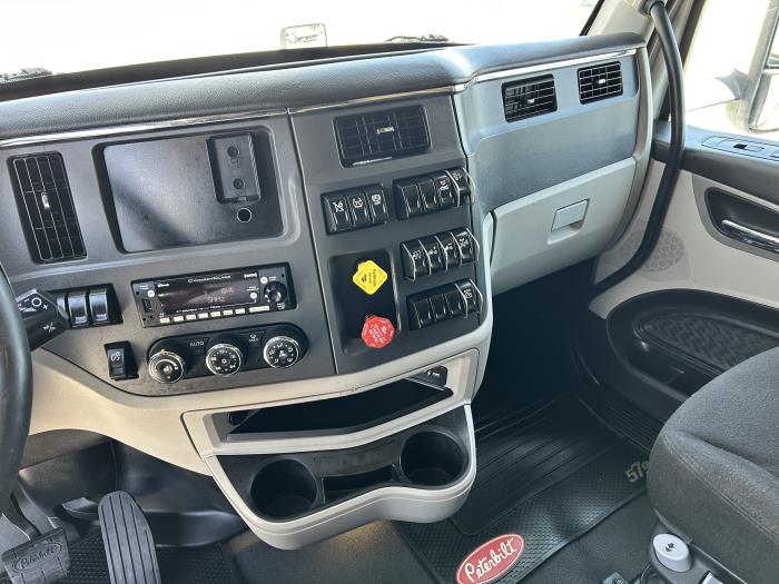 2022 Peterbilt 579-22