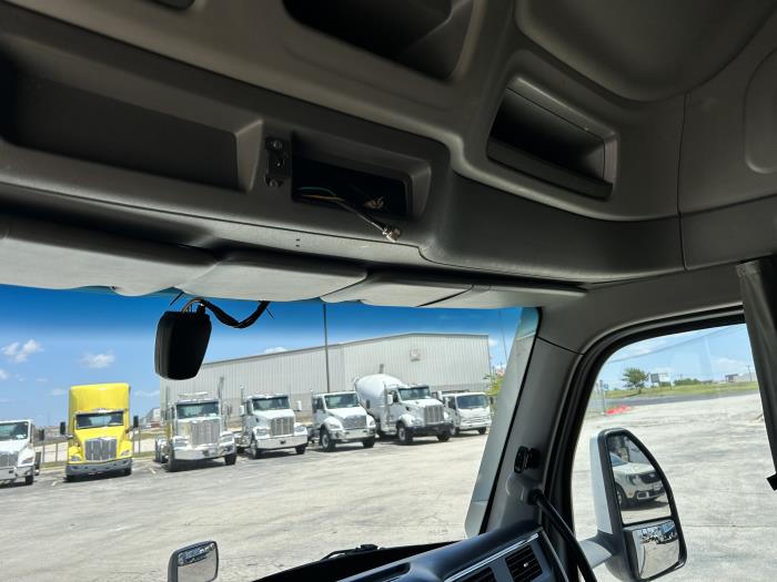 2022 Peterbilt 579-24