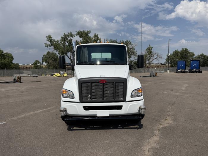 2027 Peterbilt 548-2