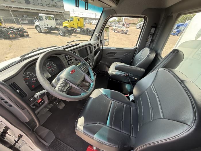 2027 Peterbilt 548-9