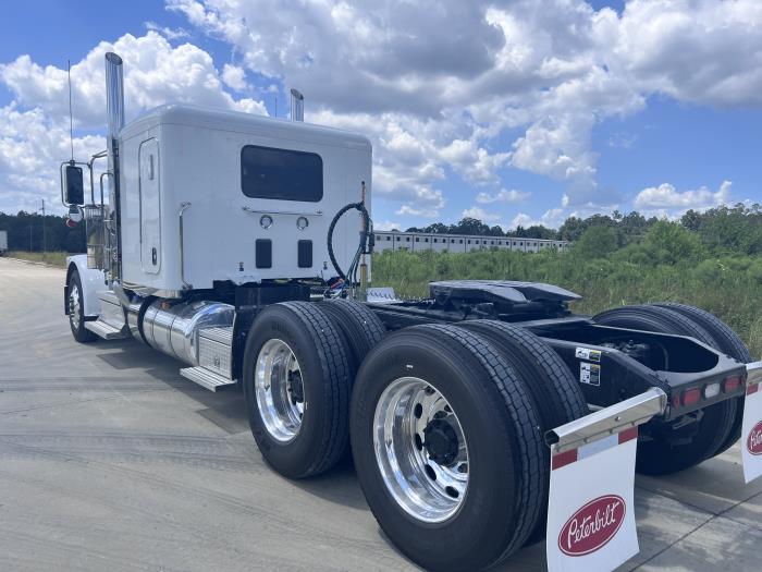 2027 Peterbilt 589-3