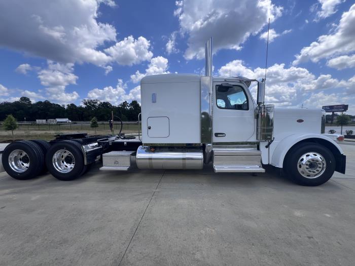 2027 Peterbilt 589-6
