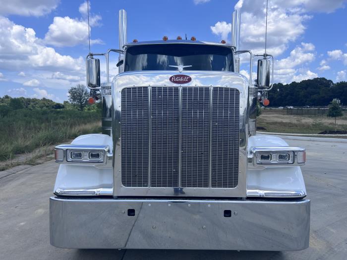 2027 Peterbilt 589-8