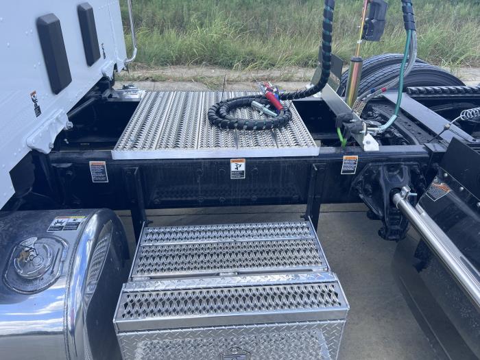 2027 Peterbilt 589-10