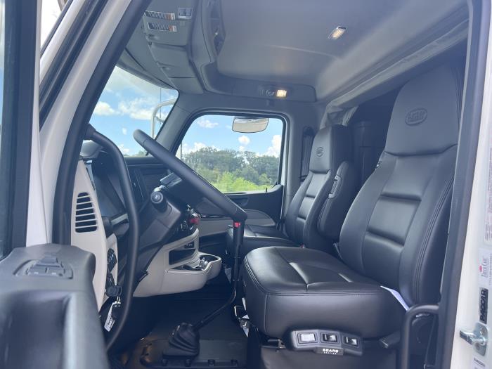 2027 Peterbilt 589-12