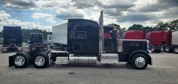 2023 Peterbilt 389 — photo 5
