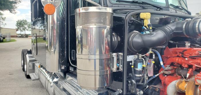 2023 Peterbilt 389-35