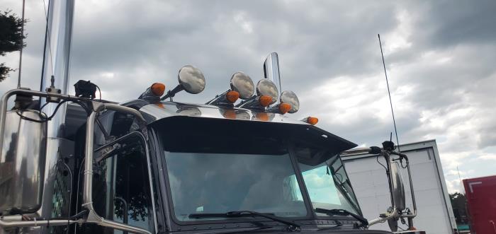 2023 Peterbilt 389-36