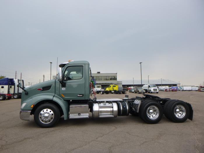 2021 Peterbilt 579-1