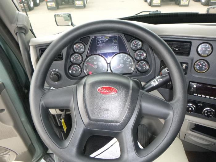 2021 Peterbilt 579-16