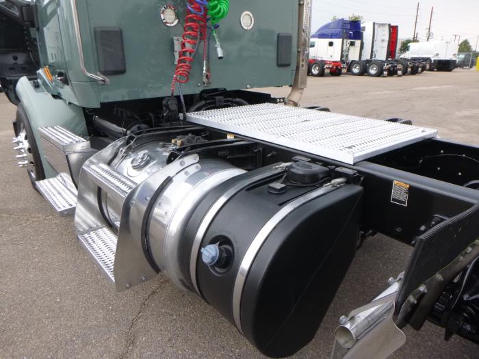 2021 Peterbilt 579-23