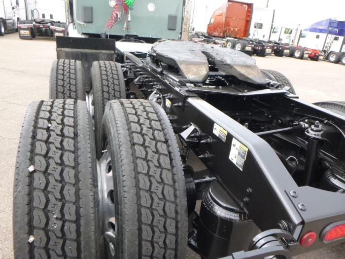 2021 Peterbilt 579-24