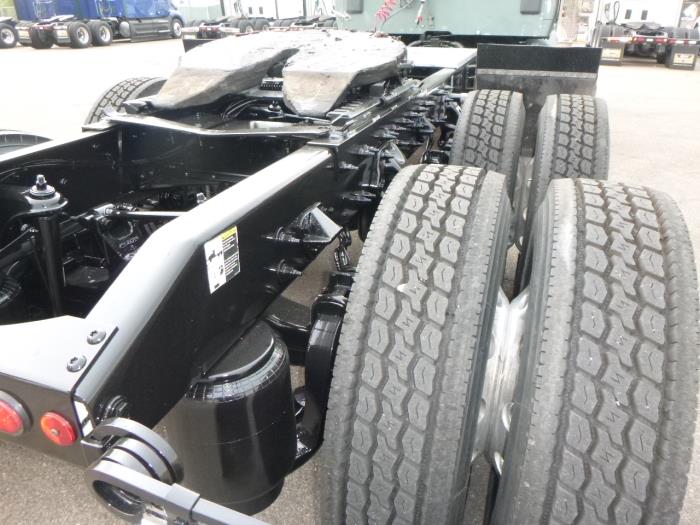 2021 Peterbilt 579-26
