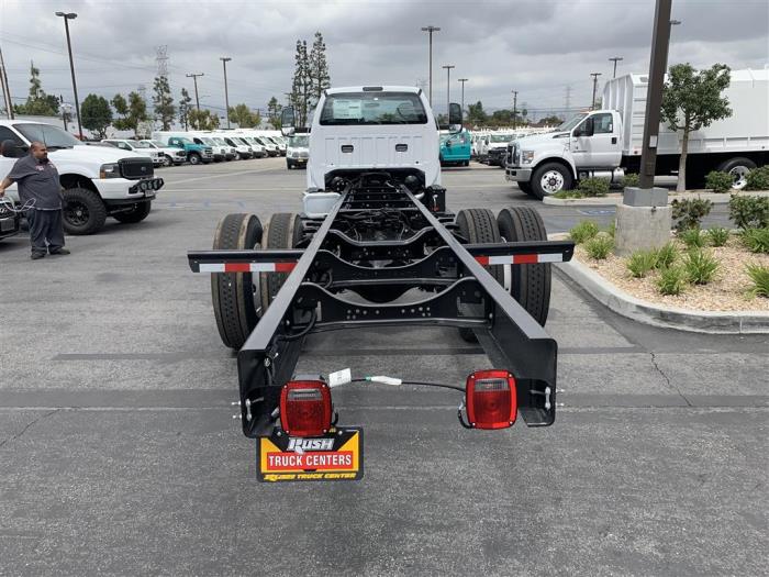 2027 Ford F-650-4