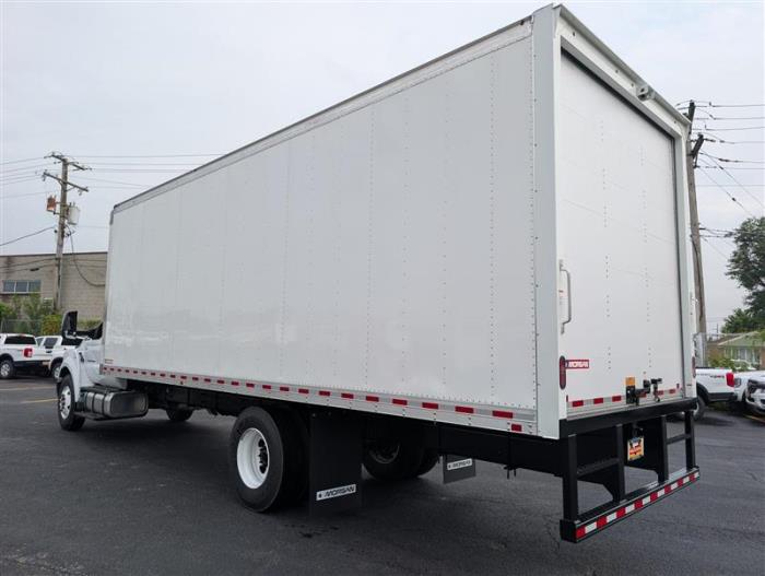 2027 Ford F-750-4