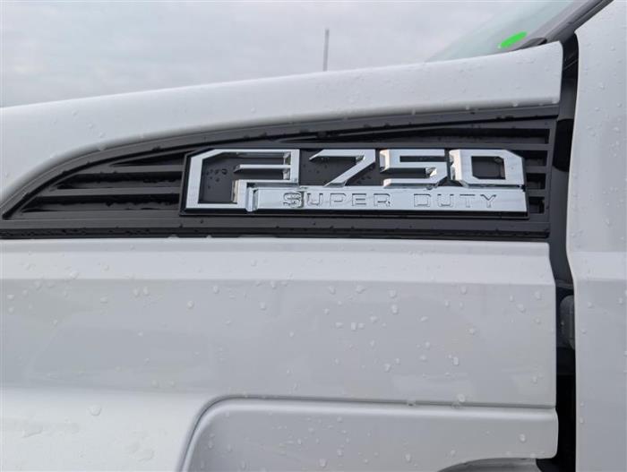 2027 Ford F-750-27