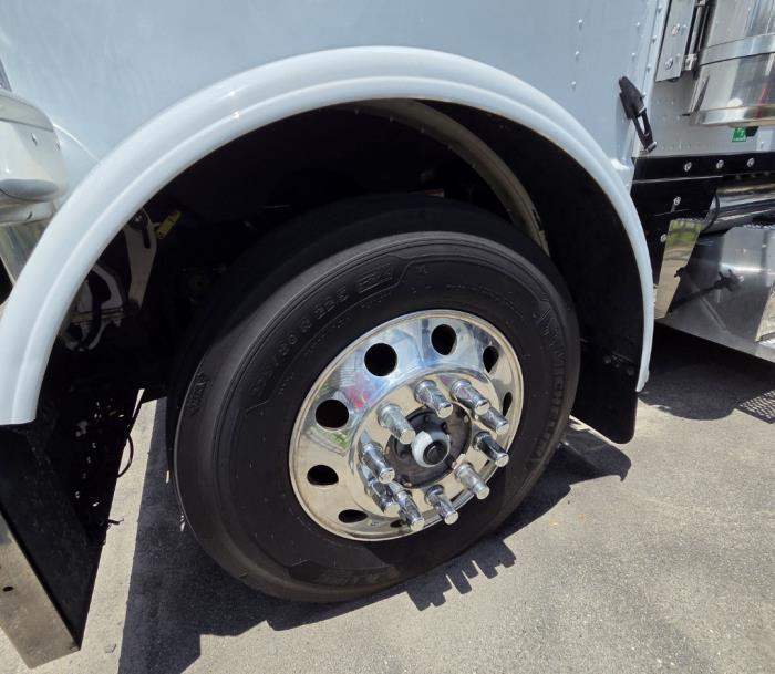 2023 Peterbilt 389-7