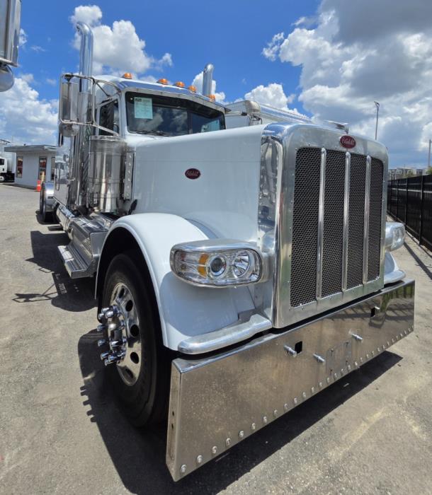 2023 Peterbilt 389-3