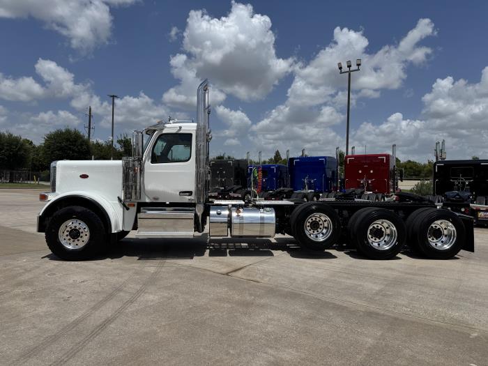 2027 Peterbilt 589-4