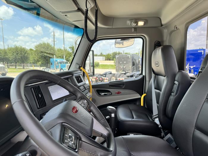 2027 Peterbilt 589-15