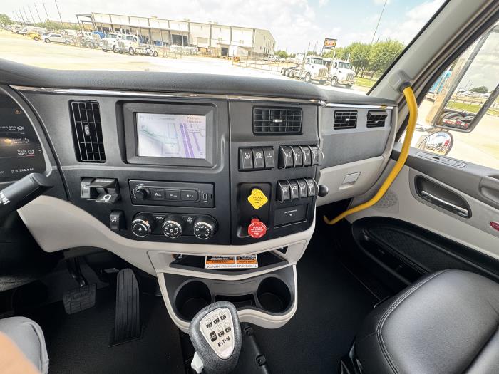 2027 Peterbilt 589-16