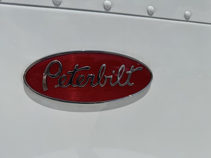 2027 Peterbilt 589-11